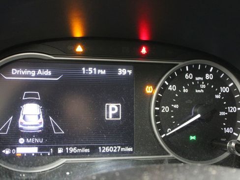 Used 2018 Nissan Kicks SV image 17