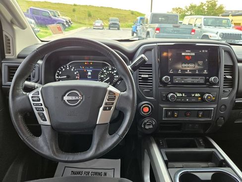 Used 2024 Nissan Titan SV w/ SV Convenience Package AWD/4WD image 17