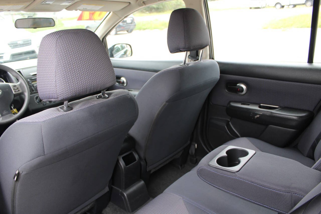 Used 2007 Nissan Versa Hatchback w/ ABS Pkg FWD image 16