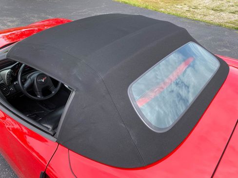 Used 2005 Chevrolet Corvette Convertible w/ Preferred Equipment Group RWD image 45