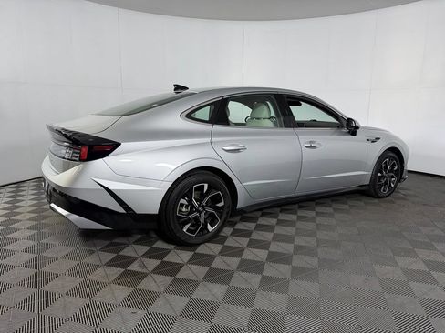 Used 2025 Hyundai Sonata SEL FWD image 6