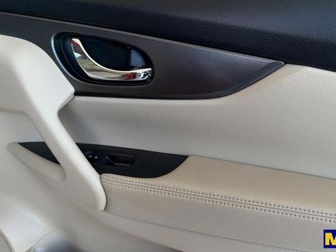 Used 2015 Nissan Rogue SV w/ SV Premium Package image 22