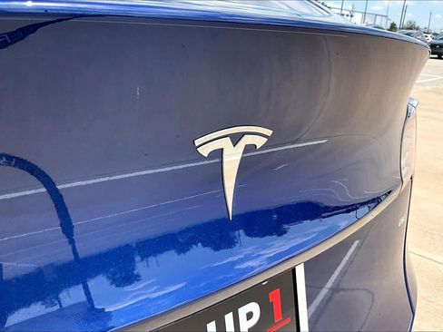 Used 2025 Tesla Model Y Long Range RWD image 30