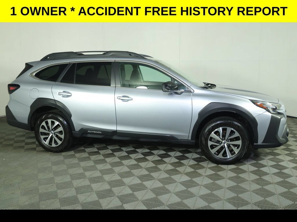 Used 2024 Subaru Outback Premium AWD/4WD image 2