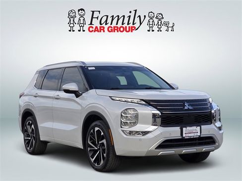 Used 2024 Mitsubishi Outlander SEL image 2