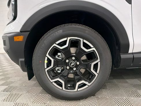 New 2025 Ford Bronco Sport Outer Banks w/ Outer Banks Tech Package+ AWD/4WD image 14