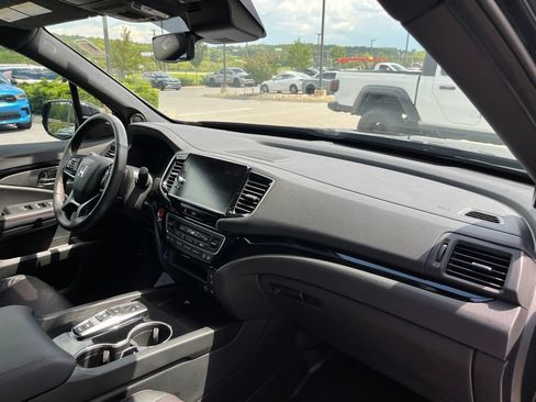 Used 2025 Honda Ridgeline Black Edition image 30