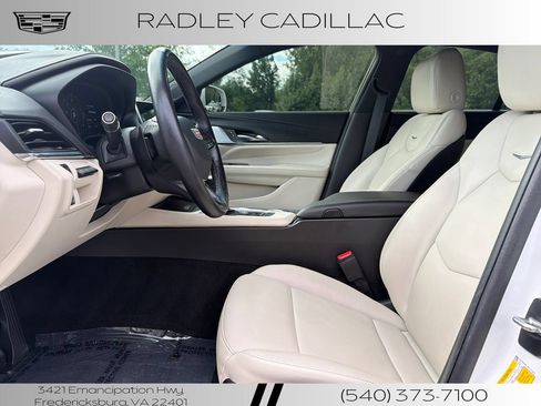 Used 2023 Cadillac CT4 Premium Luxury RWD image 3