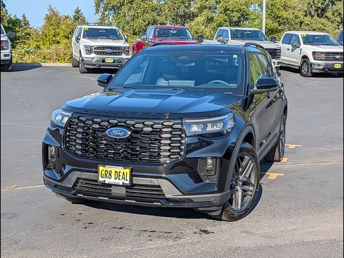 New 2026 Ford Explorer ST-Line w/ ST-Line Street Pack AWD/4WD image 1