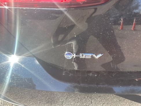 Used 2025 Toyota Camry SE image 21