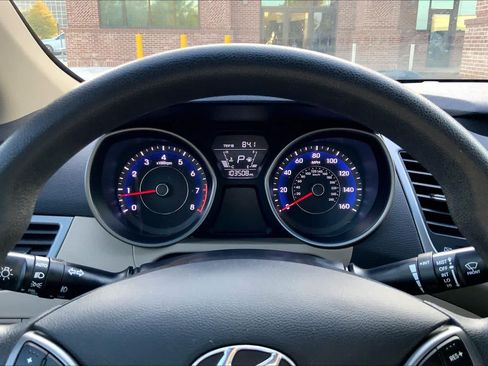 Used 2014 Hyundai Elantra SE w/ Option Group 02 FWD image 24