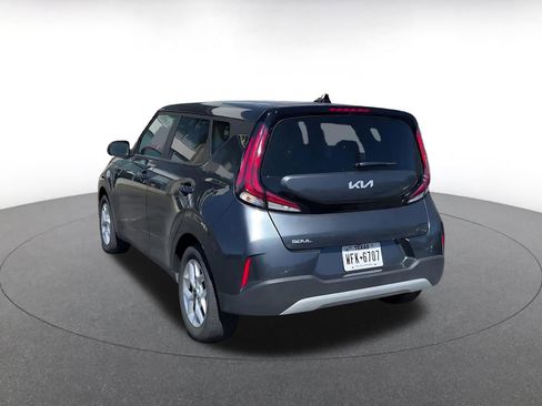 Used 2025 Kia Soul LX w/ LX Technology Package image 11
