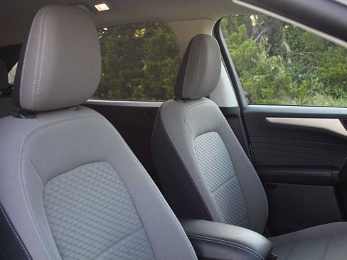 Used 2022 Ford Escape SE w/ Cold Weather Package AWD/4WD image 19