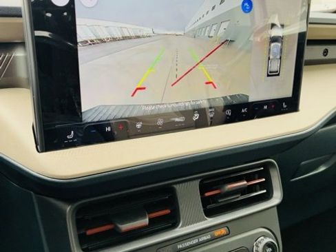 New 2026 Ford Maverick Lariat image 10