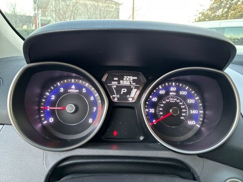 Used 2013 Hyundai Elantra Limited w/ Technology Pkg image 16