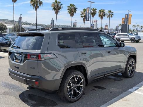 New 2026 Jeep Cherokee Overland w/ Advanced Pro Tech Group AWD/4WD image 10