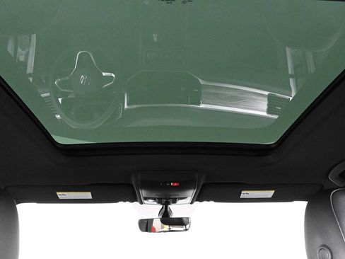 Certified 2023 Volkswagen Atlas Cross Sport SE w/ Panoramic Sunroof Package FWD image 4