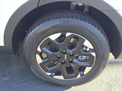 New 2025 Kia Sorento S image 12