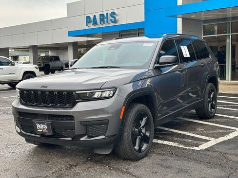 Used 2025 Jeep Grand Cherokee L Altitude RWD image 3