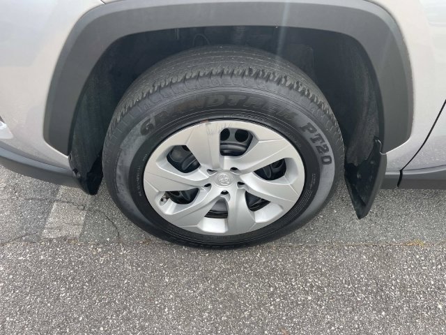 Used 2023 Toyota RAV4 LE AWD/4WD image 14