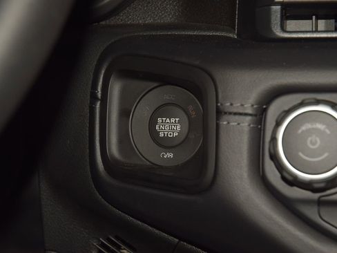 Used 2025 Jeep Gladiator Rubicon w/ Safety Group AWD/4WD image 39