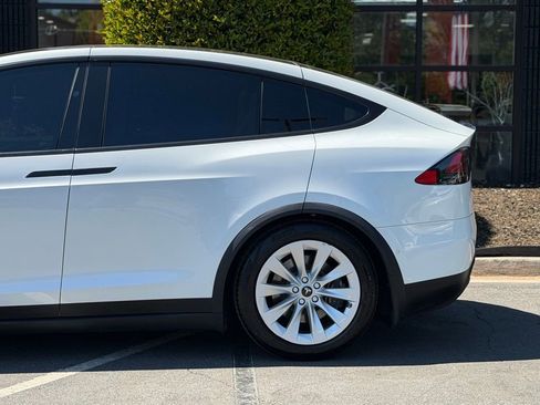 Used 2018 Tesla Model X 100D image 11