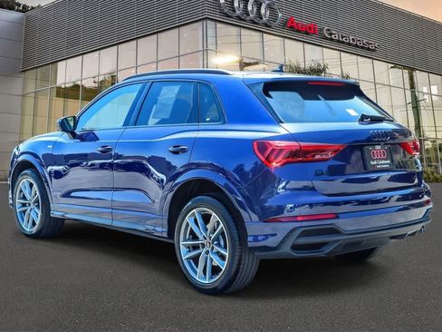 Used 2023 Audi Q3 2.0T Premium w/ Black Optic Sport Package AWD/4WD image 2