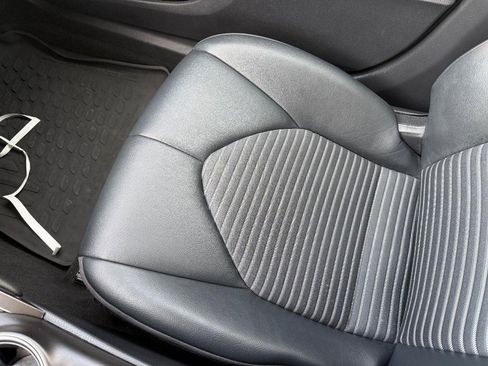 Used 2021 Toyota Camry SE image 27