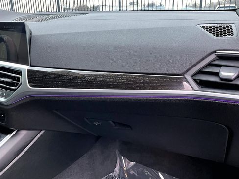 Used 2021 BMW 330i Sedan w/ M Sport Package image 17