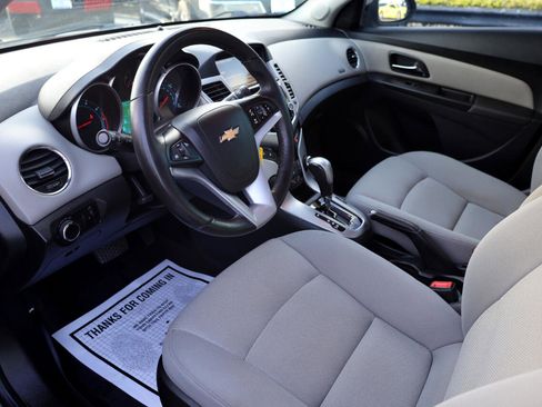 Used 2013 Chevrolet Cruze LT image 7