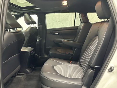 Used 2025 Toyota Highlander XSE image 47