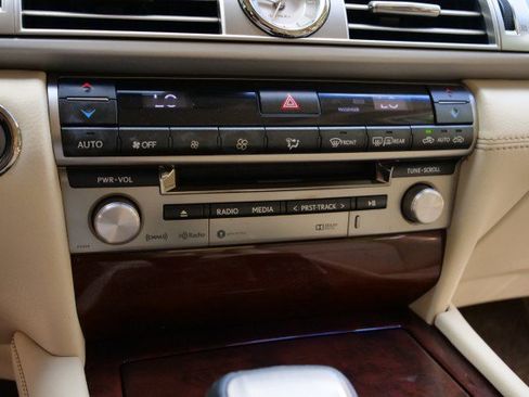 Used 2016 Lexus LS 460 w/ Comfort Package RWD image 16