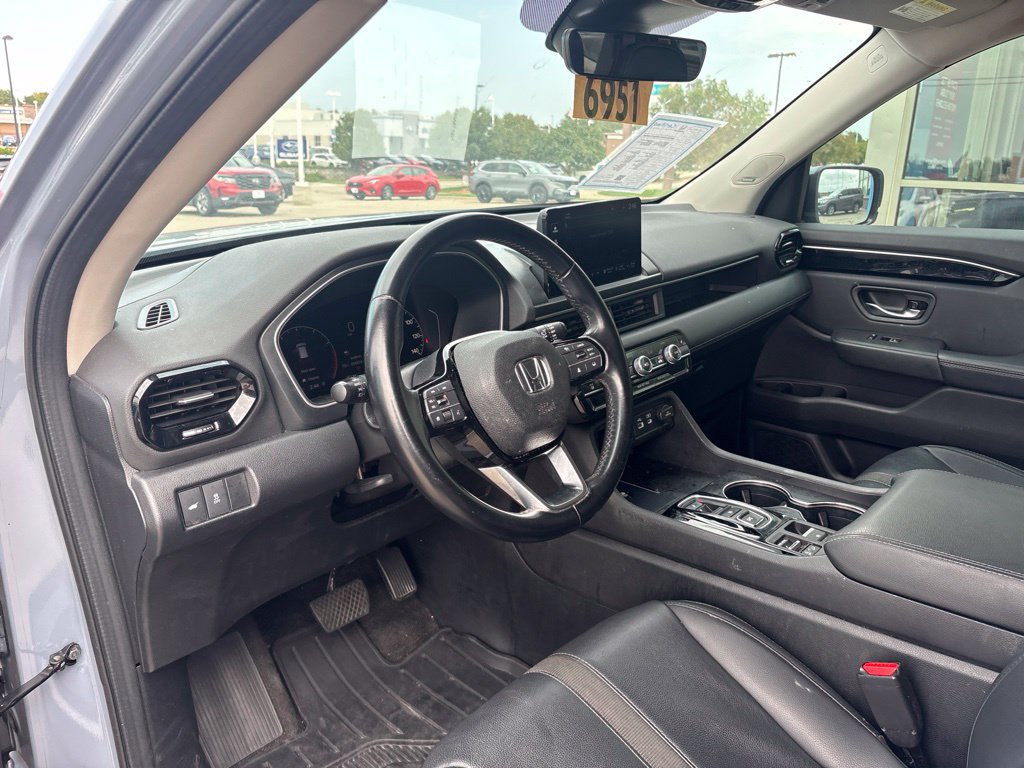 Certified 2024 Honda Pilot Touring image 11
