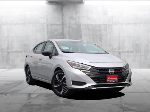 New 2025 Nissan Versa SR w/ Trunk Package image 2