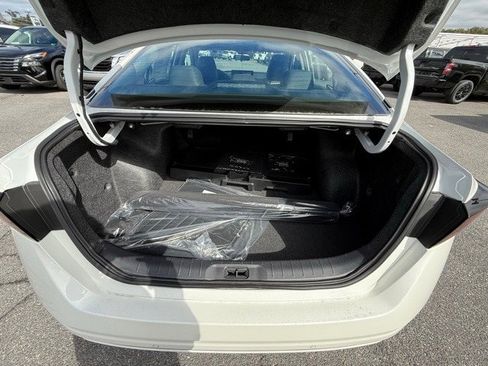 New 2025 Nissan Altima 2.5 SL image 16