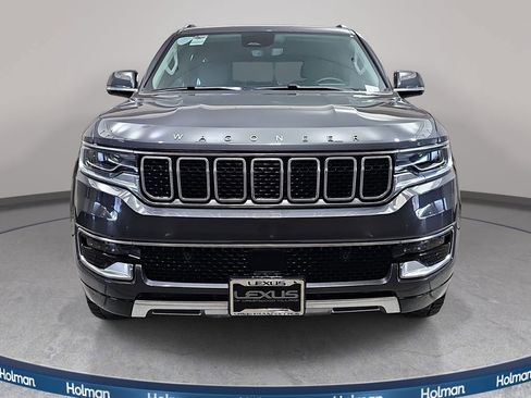 Used 2022 Jeep Wagoneer Series III w/ Premium Group I AWD/4WD image 3