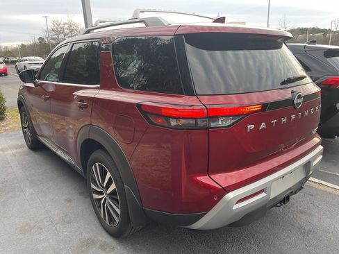 Used 2025 Nissan Pathfinder Platinum image 7