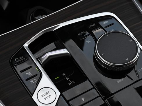 New 2026 BMW X5 xDrive50e w/ Premium Package image 18