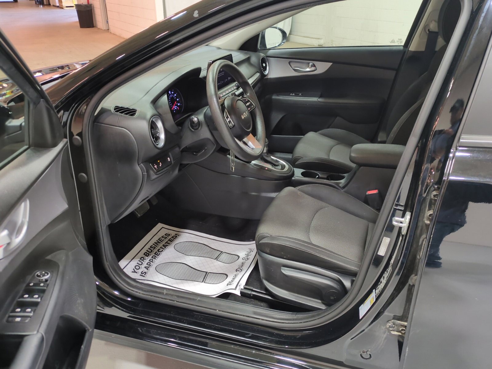 Certified 2023 Kia Forte LXS w/ LXS Technology Package FWD image 15