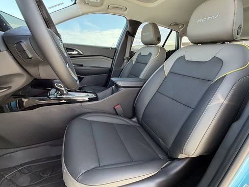 New 2026 Chevrolet Trax ACTIV w/ Sunroof Package FWD image 22