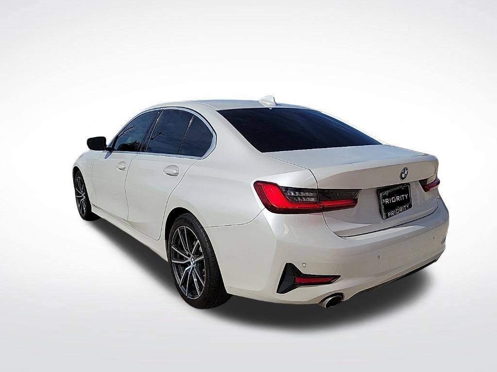 Used 2019 BMW 330i xDrive Sedan w/ Convenience Package AWD/4WD image 3