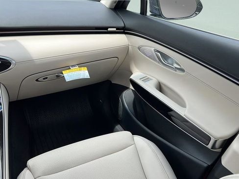 New 2026 Genesis GV70 2.5T AWD/4WD image 12