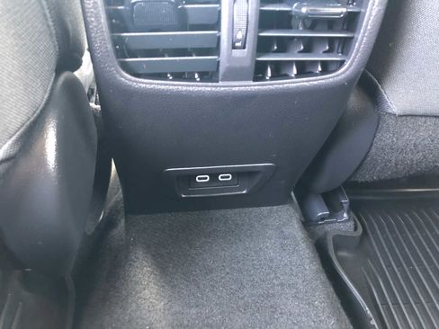 Certified 2025 Toyota Corolla Cross LE AWD/4WD image 26