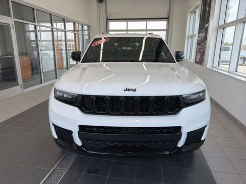 Used 2021 Jeep Grand Cherokee L Laredo AWD/4WD image 2