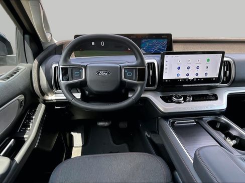 Certified 2025 Ford Expedition Active RWD image 8