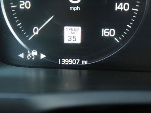 Used 2017 Volvo XC90 T6 Inscription w/ Vision Package AWD/4WD image 34