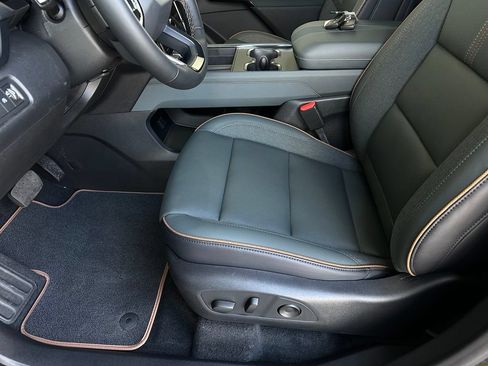New 2026 GMC Acadia AT4 w/ Luxury Package AWD/4WD image 12