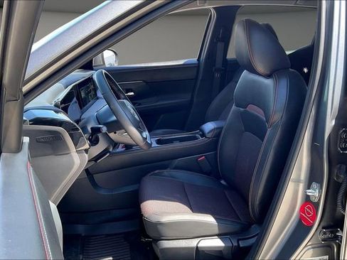 Certified 2025 Nissan Kicks SR FWD image 23