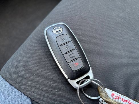 Used 2025 Nissan Versa SV FWD image 20