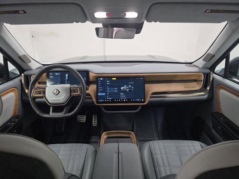 Used 2025 Rivian R1T Premium AWD/4WD image 25